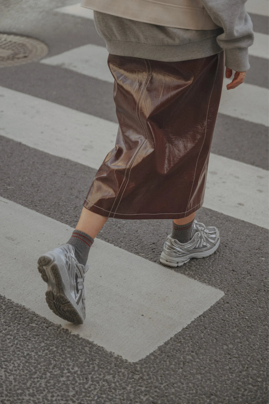 ALEXIA Vegan Leather Midi Skirt BORDEAUX